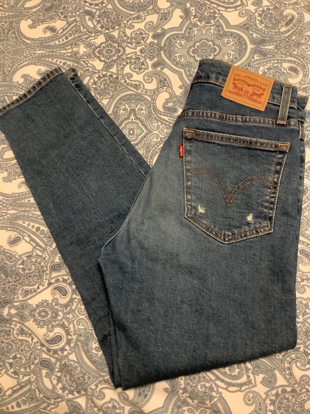 Levi’s - Picture 2 of 3